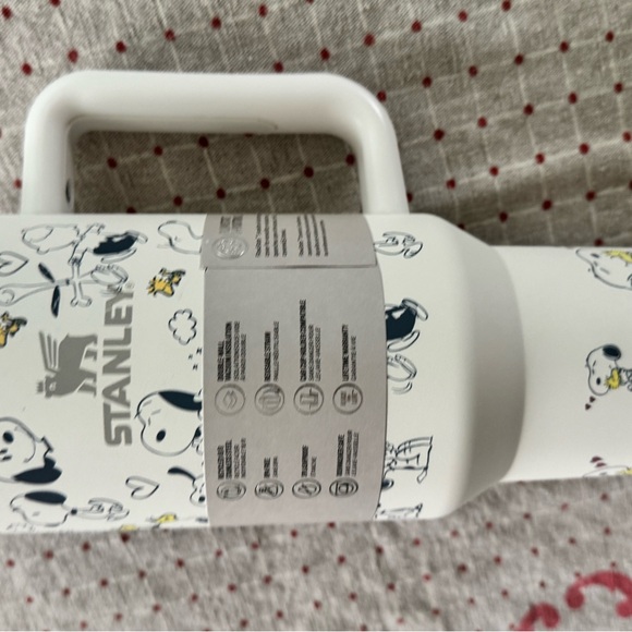 Stanley White Snoopy Tumbler with Handle - Picture 7 of 12